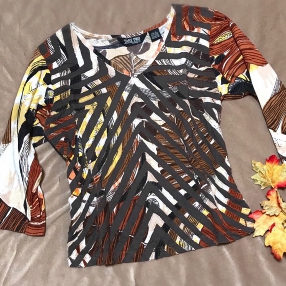 TakeTwo • Textured 3/4 Sleeve Top - Picture 5 of 5